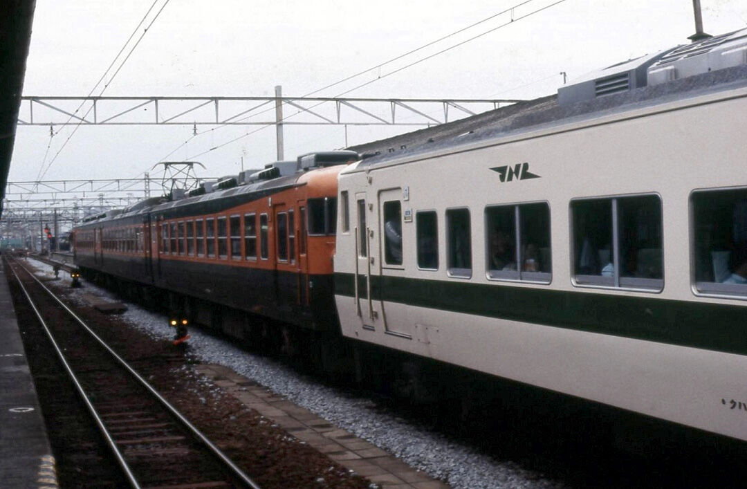 185系200番台＋165系「急行」 （1982年10月） : Silence Express