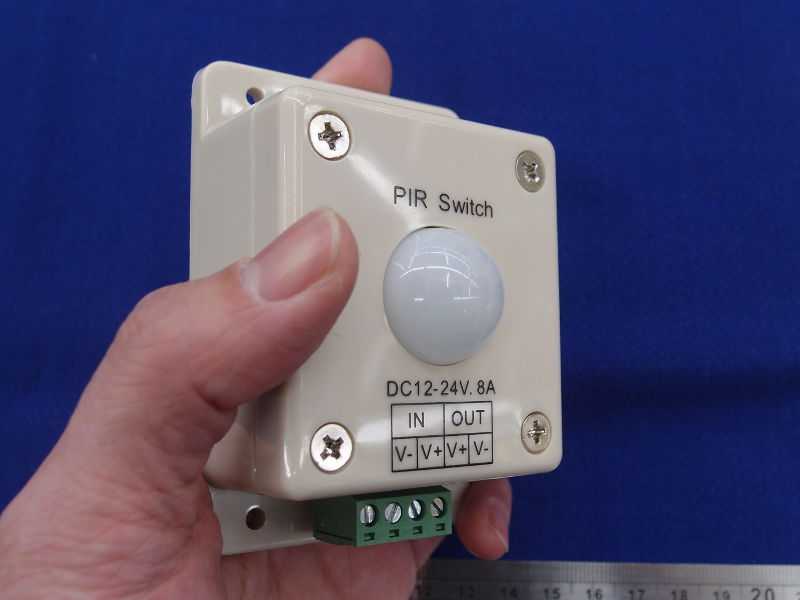 簡単便利な人感センサースイッチ シリコンハウスへようこそ