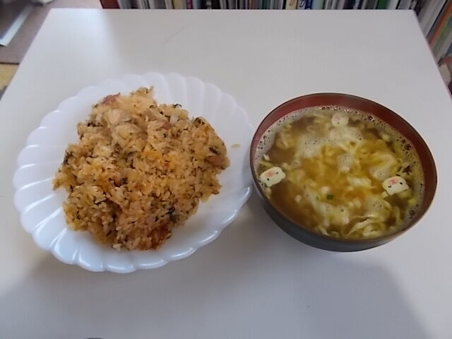 お手軽に作れるキムチチャーハン風の炊き込みご飯 Estacao Central 避難小屋 お手軽に作れるキムチチャーハン風の炊き込みご飯 Estacao Central 避難小屋