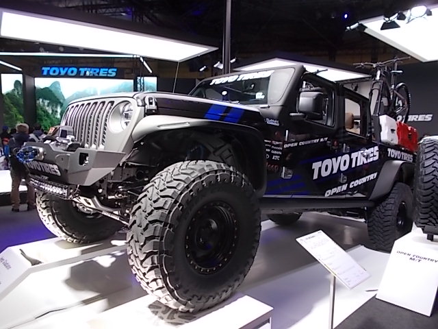 東京オートサロン その２ 西ホール Estacao Central 避難小屋