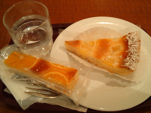 ココナッツパインケーキ