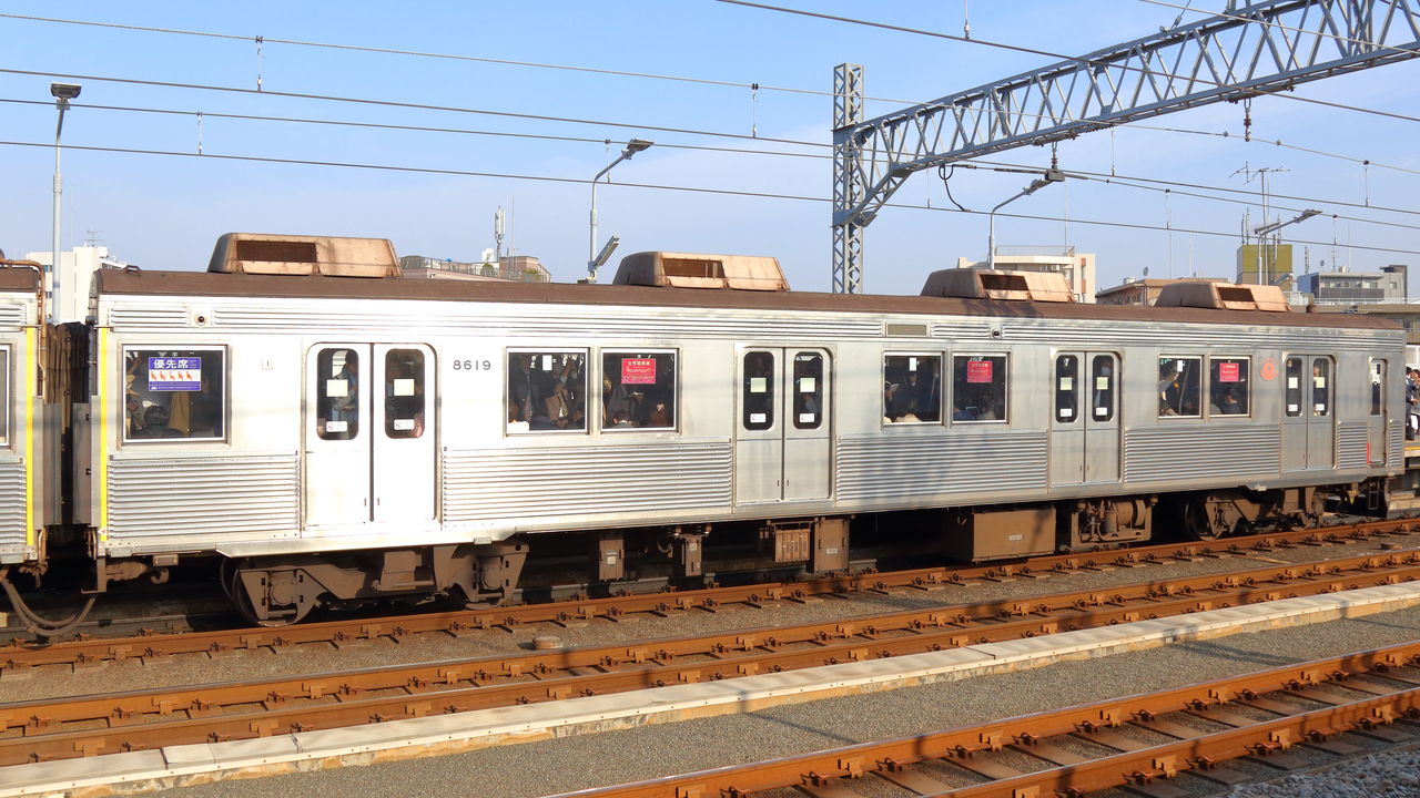 東急8500系　素人塗装品　8619Fタイプ 形式写真集】東急8500系 8619F : 銀色電車研究室 ＠nano factory