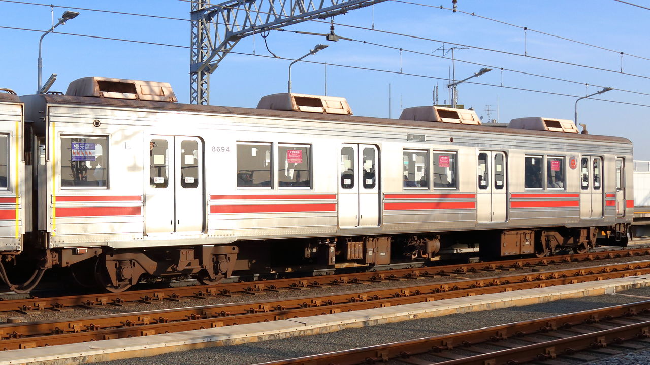 のんたまる 形式写真集】東急8590系 8694F : 銀色電車研究室 ＠nano factory公式ブログ
