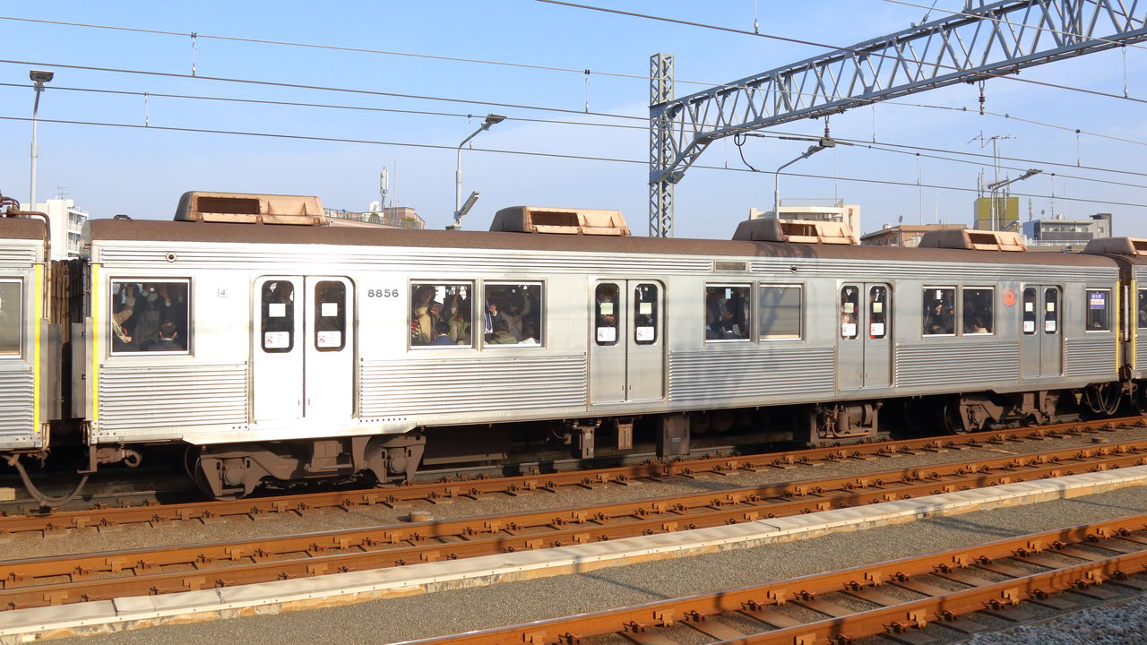 形式写真集】東急8500系 8619F : 銀色電車研究室 ＠nano factory