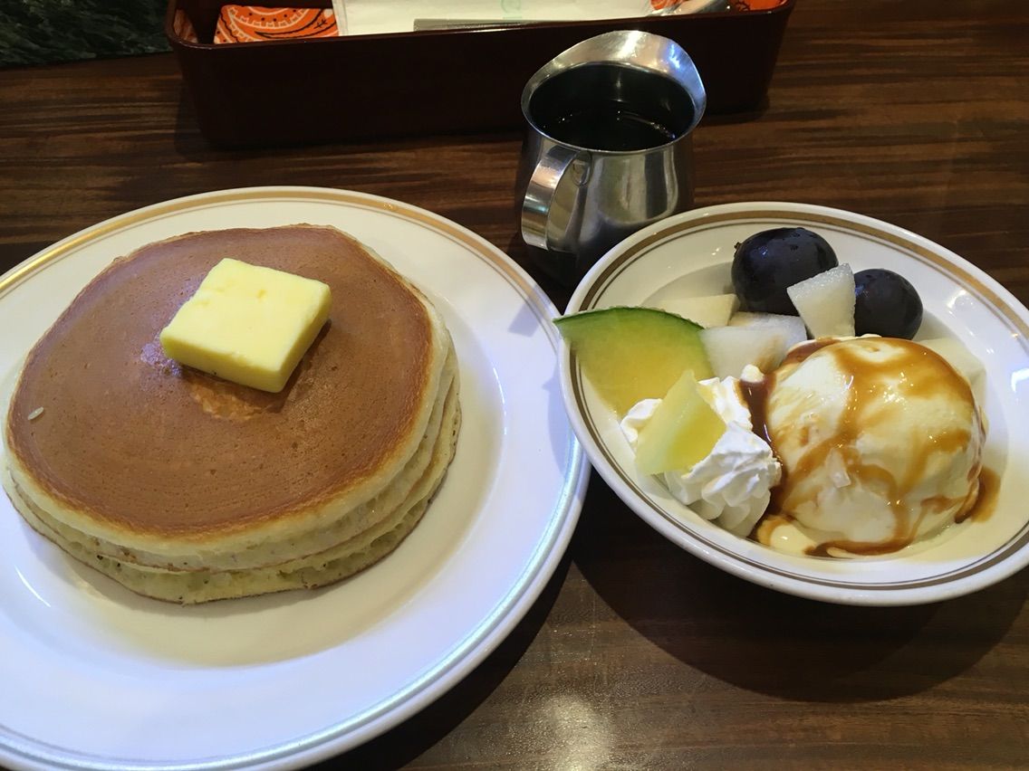 蒲田 シビタス Civitas で昔ながらのホットケーキ 炭酸ウーロン茶 蒲田 シビタス Civitas で昔ながらのホットケーキ 炭酸ウーロン茶