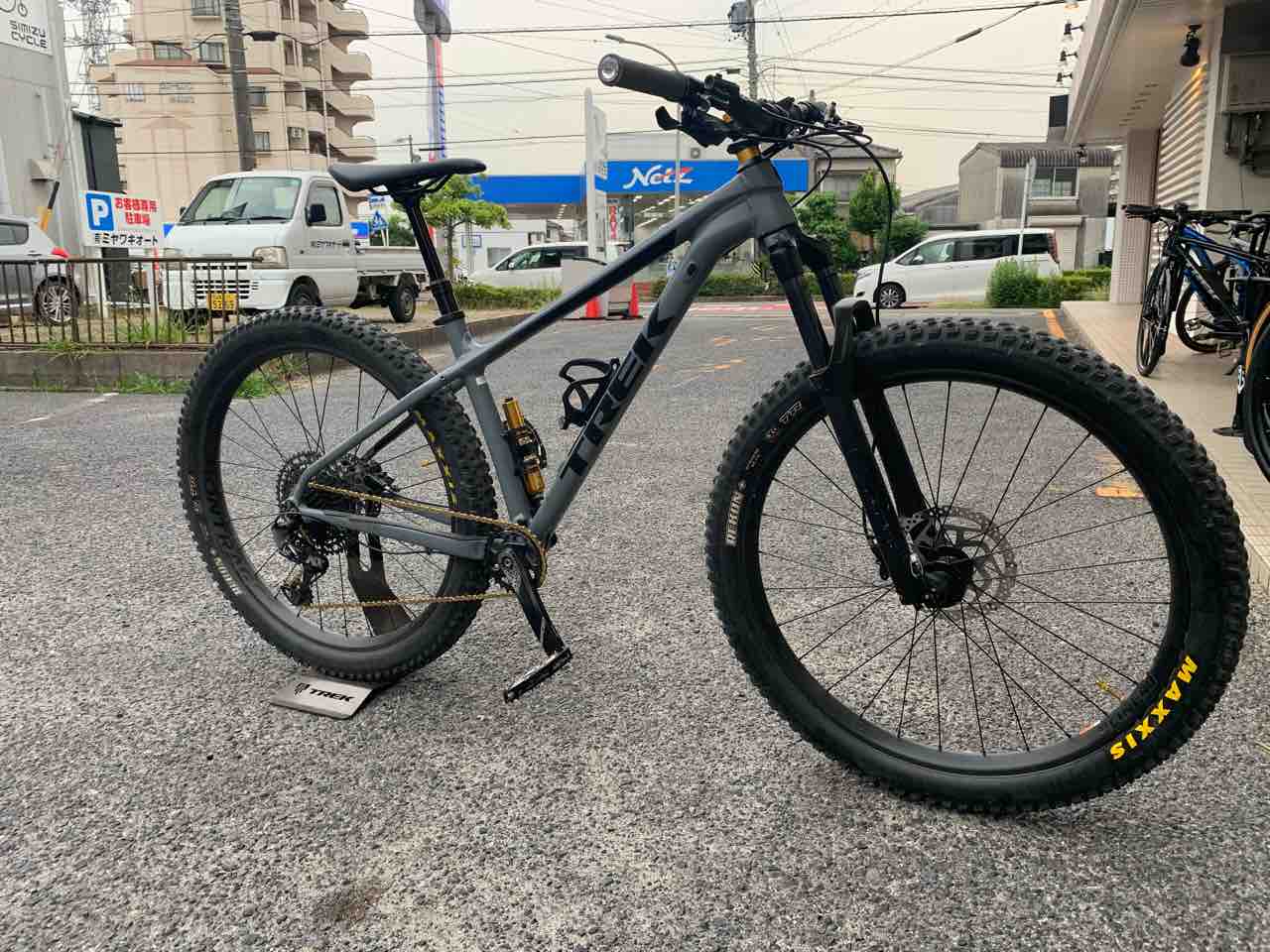 自転車 ゴールド