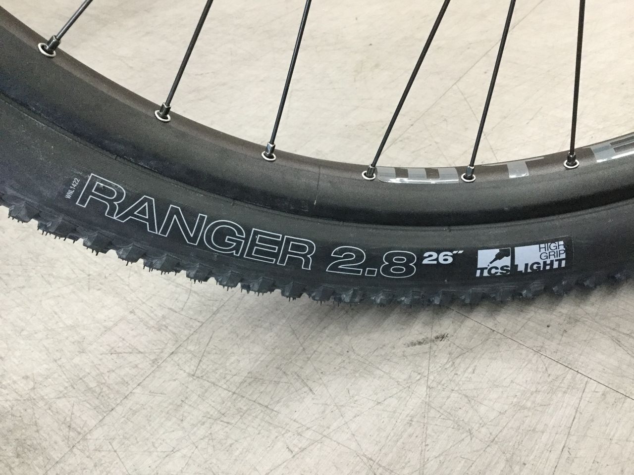 最終 WTB Ranger 2.8 27.5チューブレスタイヤ 2本組 Amazon | WTB RANGER TCS SG2 27.5X2.8 レンジャーTCS SG2 27.5
