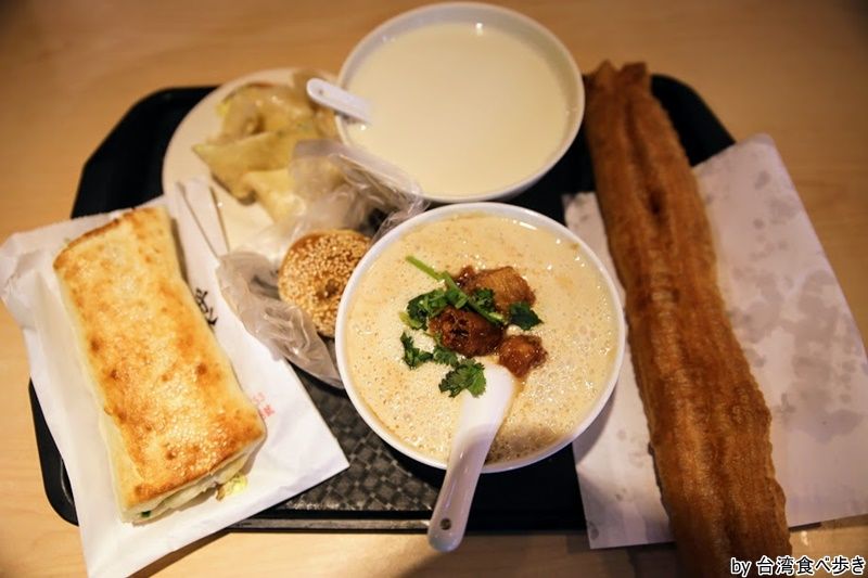 台北の朝食 李記豆漿 長安西路沿いにある朝食の美味しいお店 コスパのよい激ウマ鹹豆漿の味 台湾グルメおすすめ食べ歩きブログ