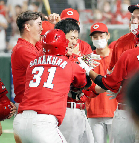 カープ試合結果 巨3 6広 22 7 15 秋山npb復帰初アーチ先制2ラン 大瀬良7回2失点粘投 延長11回磯村が劇的決勝満塁hr カープ勝利 3位対浮上 ニュース ミリオネア