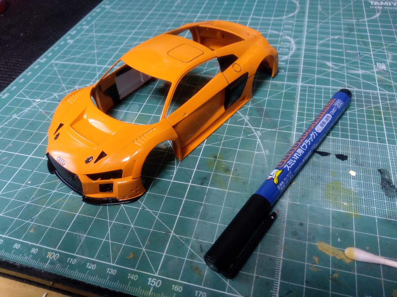 ミニッツのボディ塗装 Audi R8 LMS 2015【MZN189】DAY3 : しん ミニッツのボディ塗装 Audi R8 LMS 2015【MZN189】DAY3 : しん