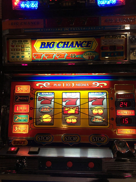 春日部のゲーセンで古い４号機スロットと戯れる Sr 9g