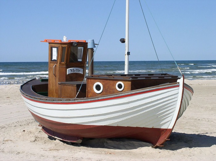 fishing-boat-49523_1280