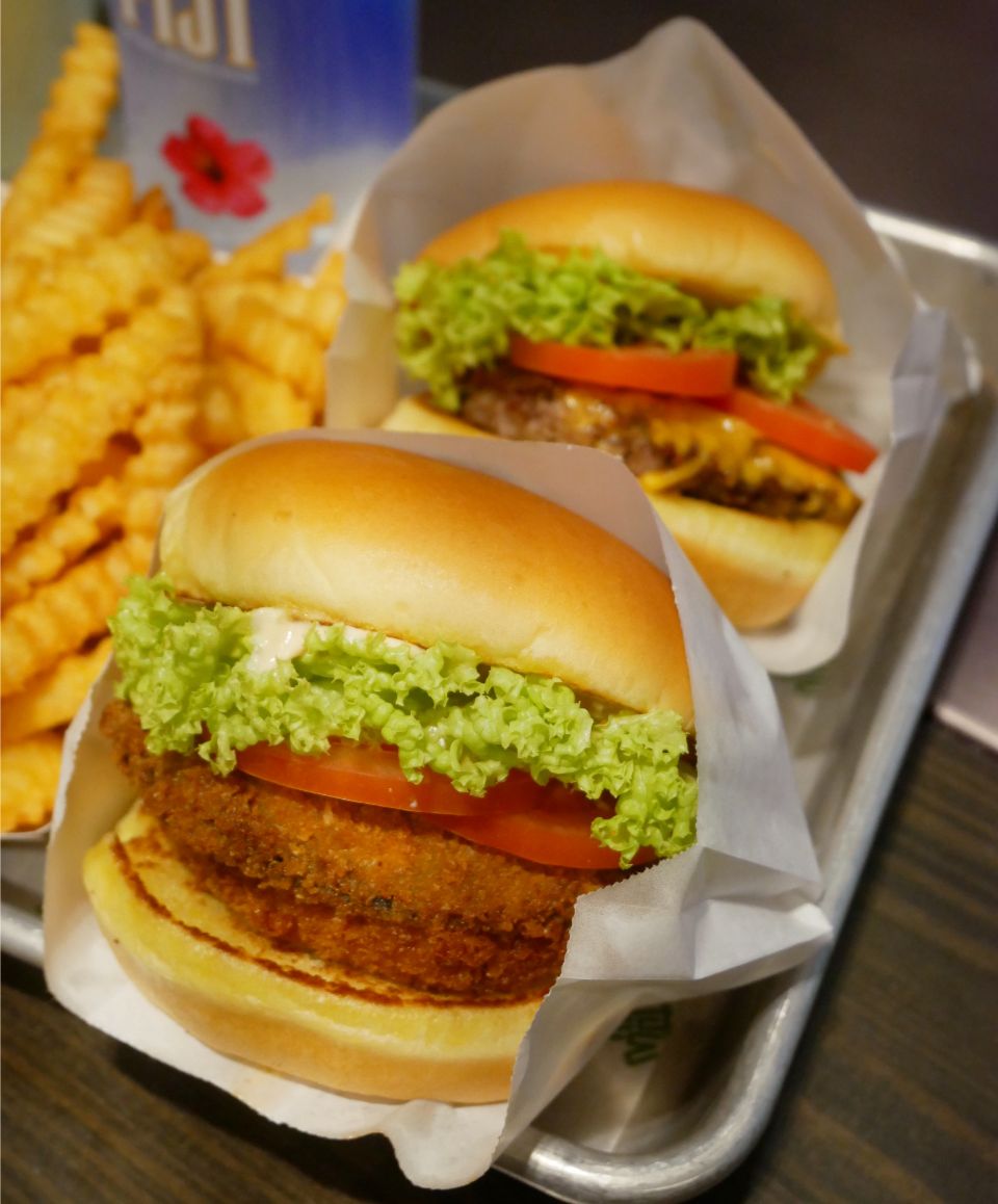 グルメ Shake Shack やっと食べれた ジュエルでシェイクシャック おまる部長はシンガポール生活中です