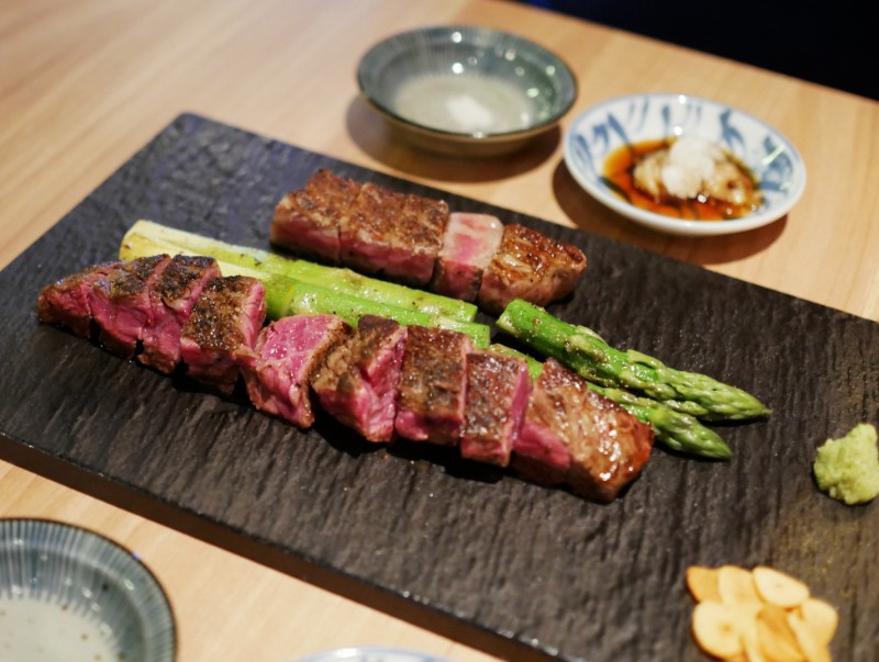 グルメ》 Teppan Works テッパンワークス タンジョンパガーで気軽に