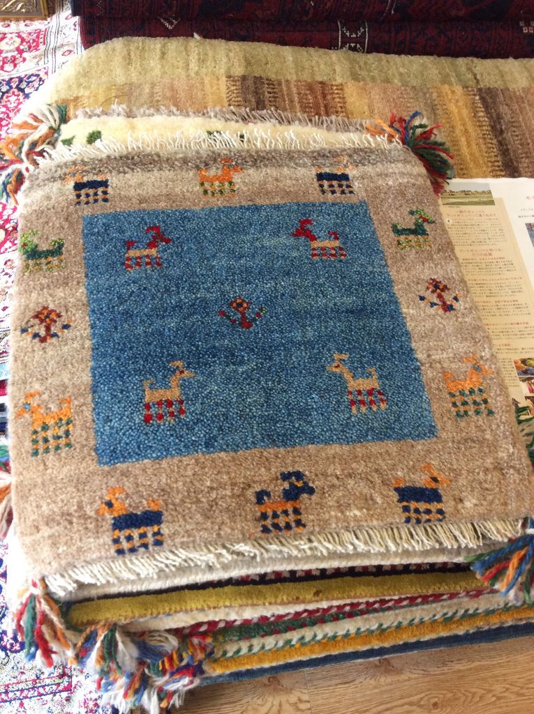 お土産にいかが ペルシャ絨毯より手頃で可愛い ギャッベ の魅力 シンガポールねた