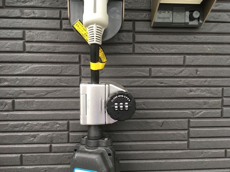 休日にdiy Evケーブル防止ロック を取り付けました 津田blog