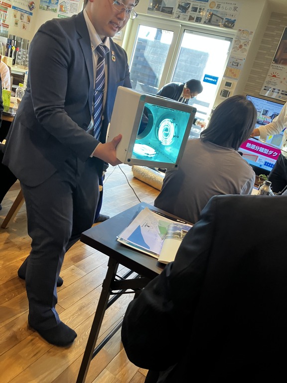 26EEBF67-B428-48FE-95DD-78A80F7C8268