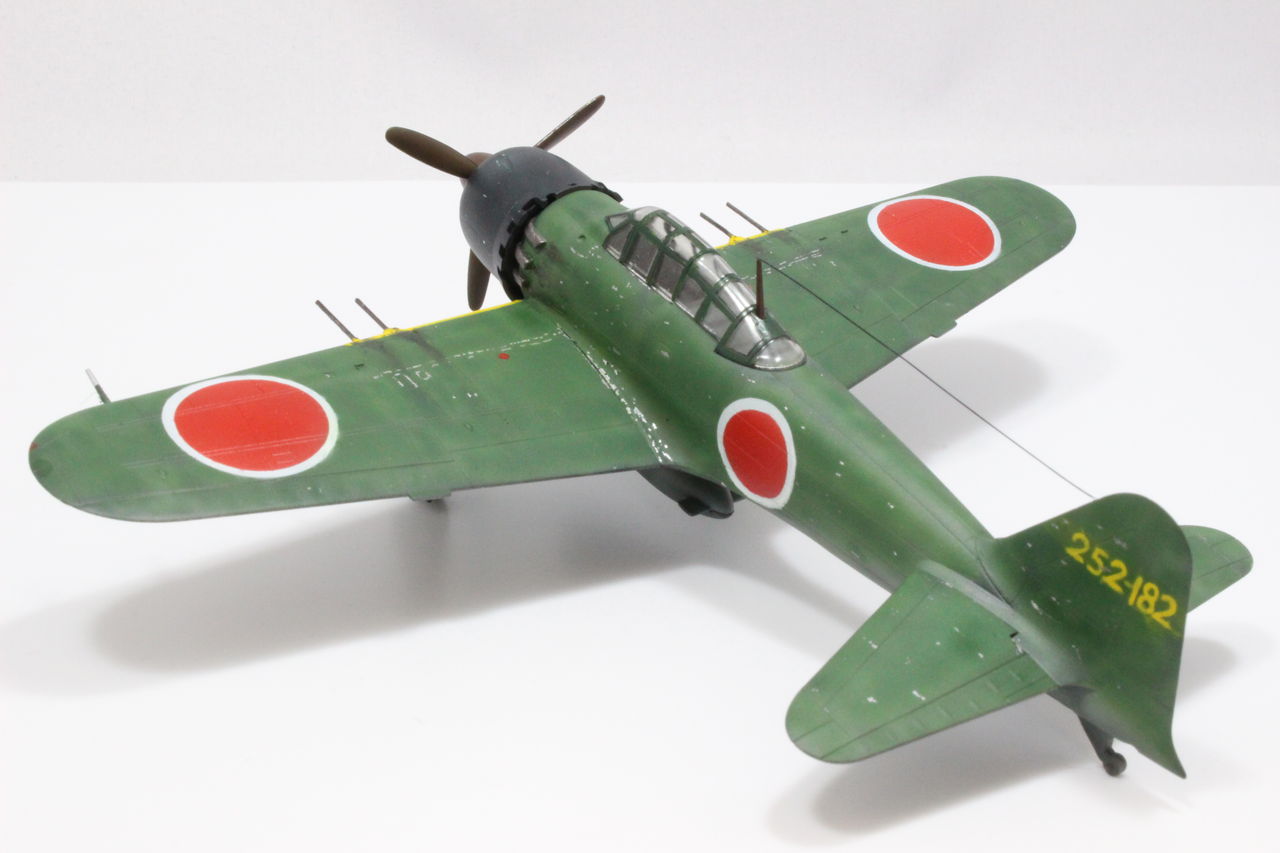童友社 1/72零式艦上戦闘機五二丙型 : 第67物資集積所 童友社 1/72零式艦上戦闘機五二丙型 : 第67物資集積所