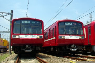 京急2000形3扉