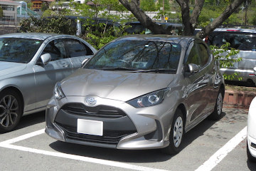 レンタカー:ヤリス