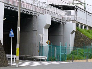 仲木戸橋脚