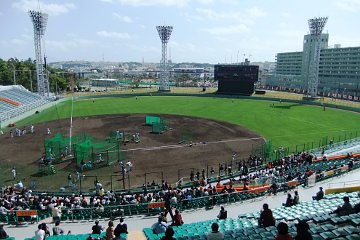 スタジアム：那覇