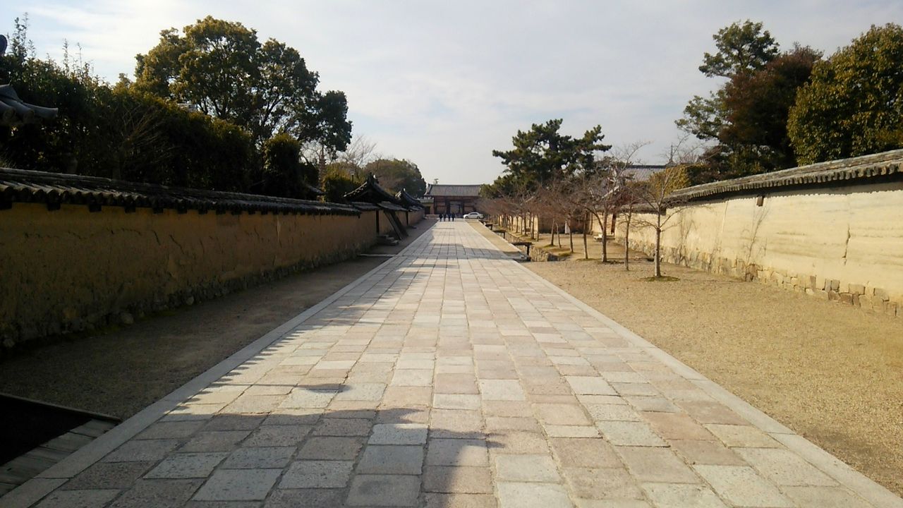 関東から来て関西を知るブログ(旧・信州絶景・すぐ行ける眺望ドライブ)法隆寺 土塀の風情。コメントトラックバック