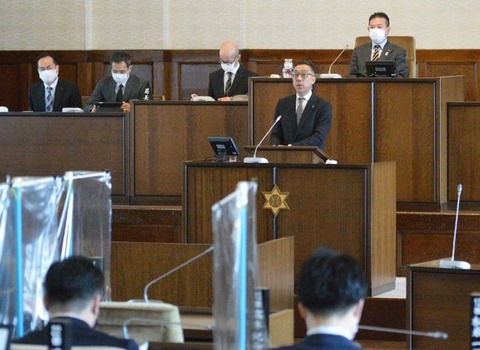 3f2294bc7cb71344d4527e73030bcec5-1