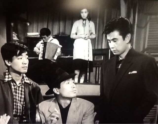 たそがれ酒場 : 暗闇の中に世界がある ーこの映画を観ずして