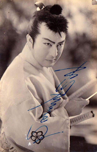 青梅の看板絵師　久保板観氏肉筆パネル　「市川右太衛門　旗本退屈男」B2サイズ 330px-