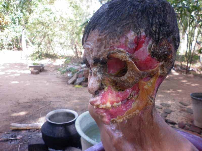 APP@bY{X YouTube>2{ ->摜>22 