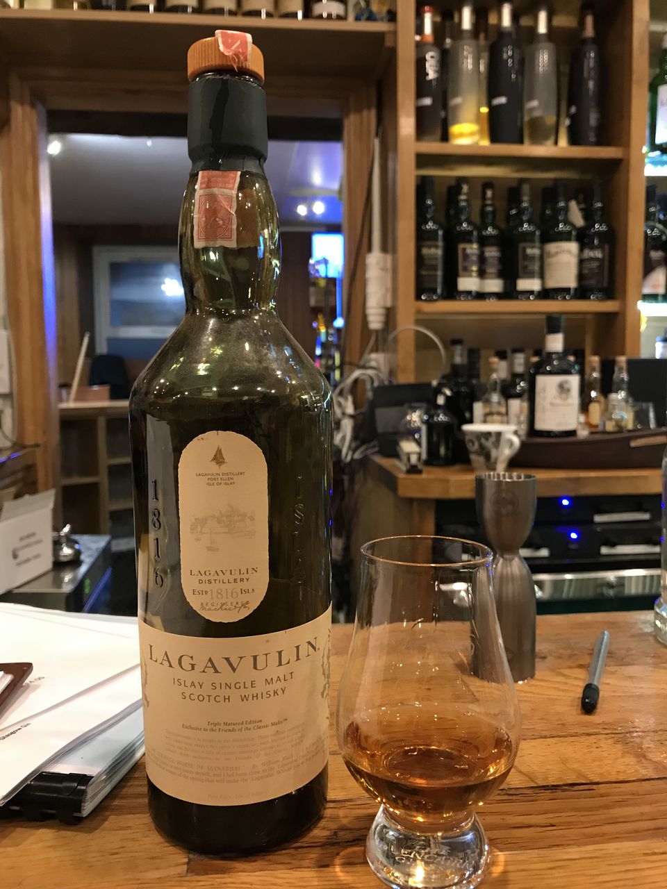 ウイスキー Lagavulin triple matured edition Lagavulin Triple Matured Edition - Ratings and reviews