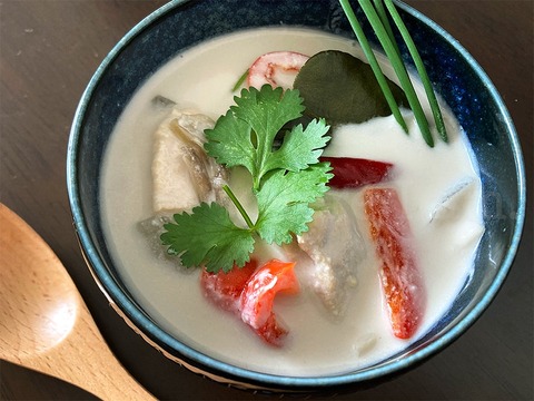 トムカーガイ（ココナッツチキンスープ）のレシピ