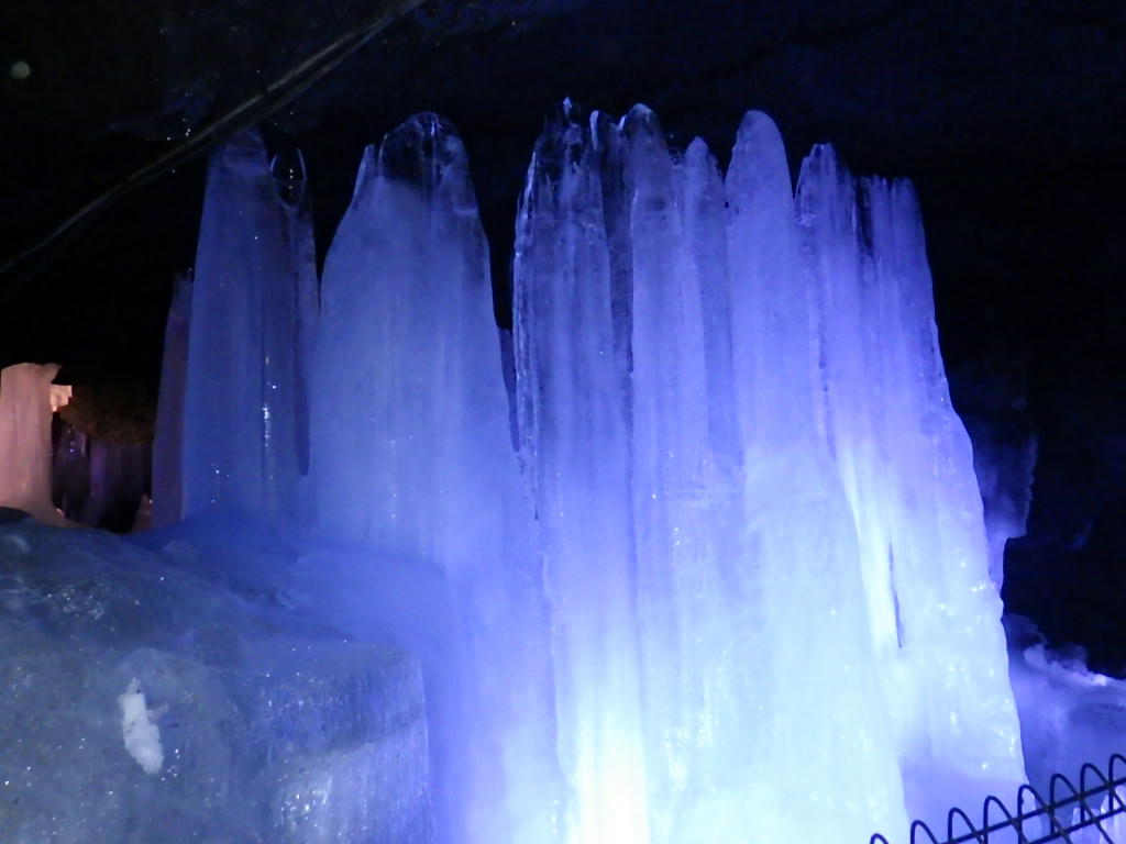 鳴沢氷穴 鳴沢村 富岳風穴 富士河口湖町 しらちゃん日記
