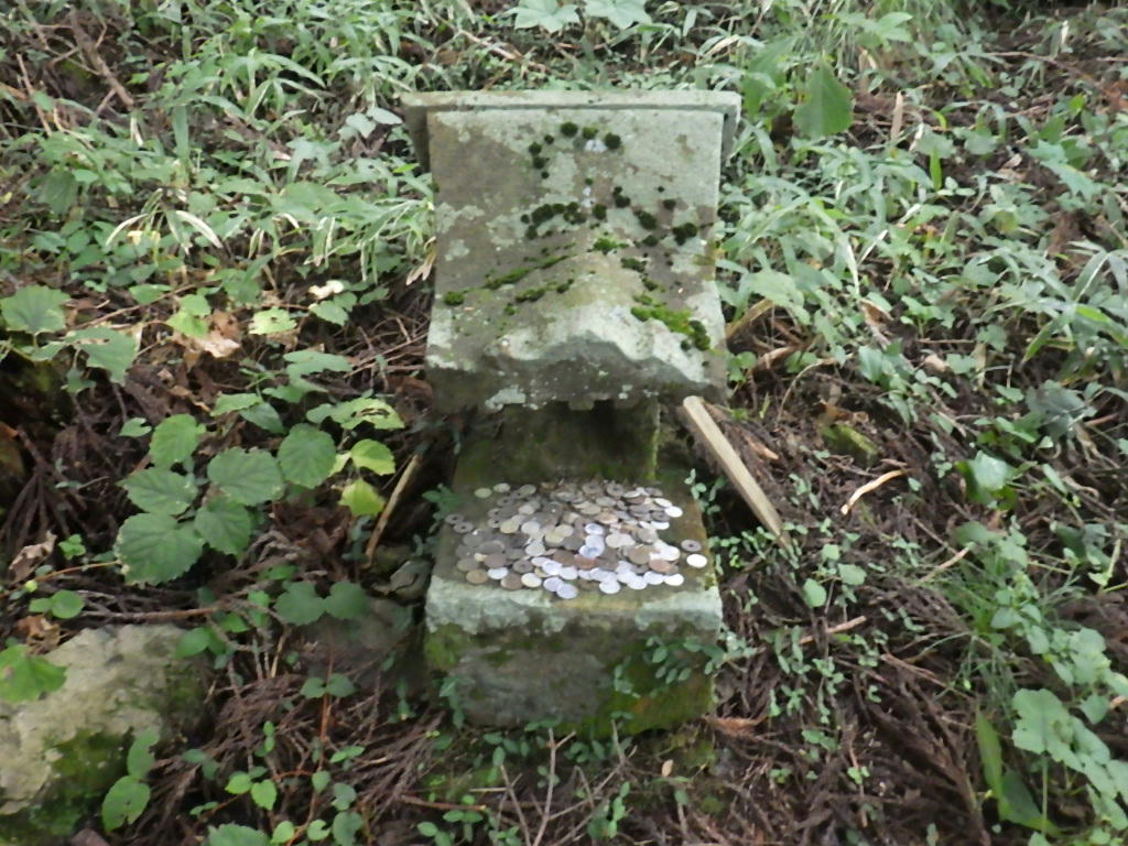 浅間尾根の地蔵と祠 しらちゃん日記