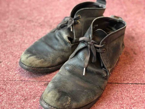 使い古した革靴