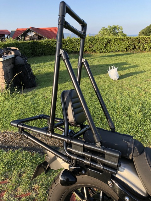 ヤマハボルトに取り付けた自作キャリア