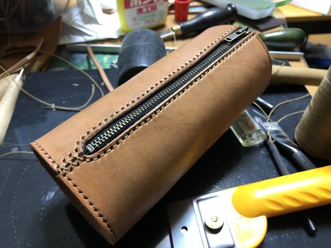 CB缶用革のカバー