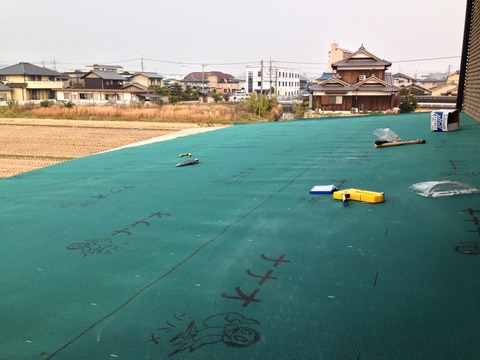 アスファルトルーフィングを貼った野地板