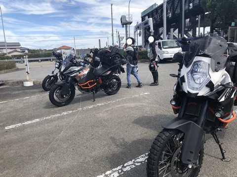 4E6C446A-650F-4067-8B56-04A6F28FFE06