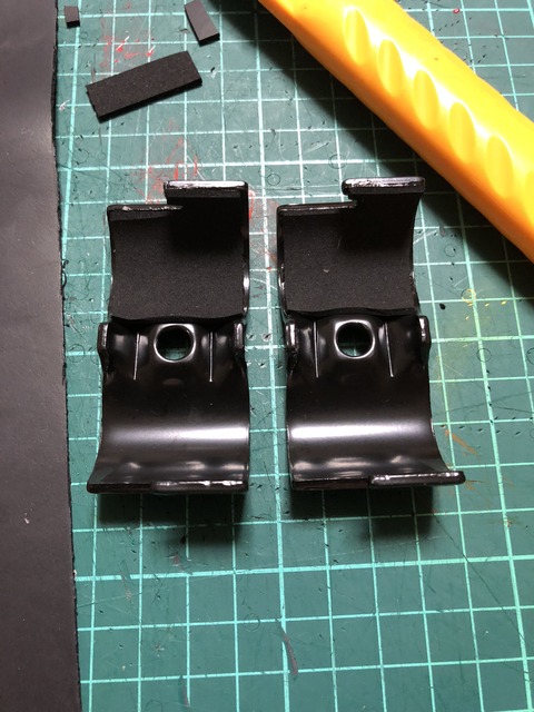 ゴム板を貼り付けたイレクタージョイント