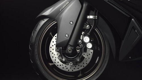 2012-Yamaha-T-MAX-ABS-EU-Sonic-Grey-Detail-004_gal_full