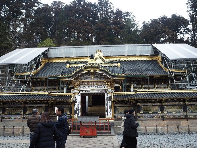 日光東照宮 唐門 御本殿 と 眠り猫 歴史めぐり 御朱印好きのあちこち紀行 日光東照宮 唐門 御本殿 と 眠り猫 歴史めぐり 御朱印好きのあちこち紀行