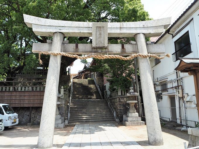 高杉晋作が奉納した小倉城の大太鼓が釣り下げられた 厳島神社 山口県下関市 歴史めぐり 御朱印好きのあちこち紀行 高杉晋作が奉納した小倉城の大太鼓が釣り下げられた 厳島神社 山口県下関市 歴史めぐり 御朱印好きのあちこち紀行