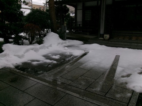 参道の雪かき
