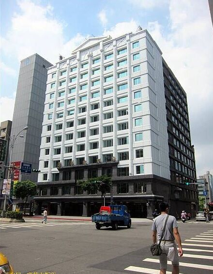 台北のホテルが閉業 みどりの管理人