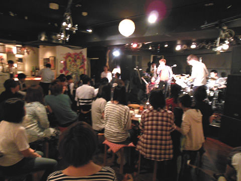 12-09-27 りんごや4
