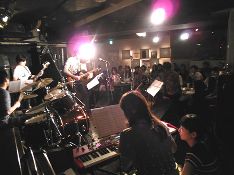 12-09-27 りんごや3