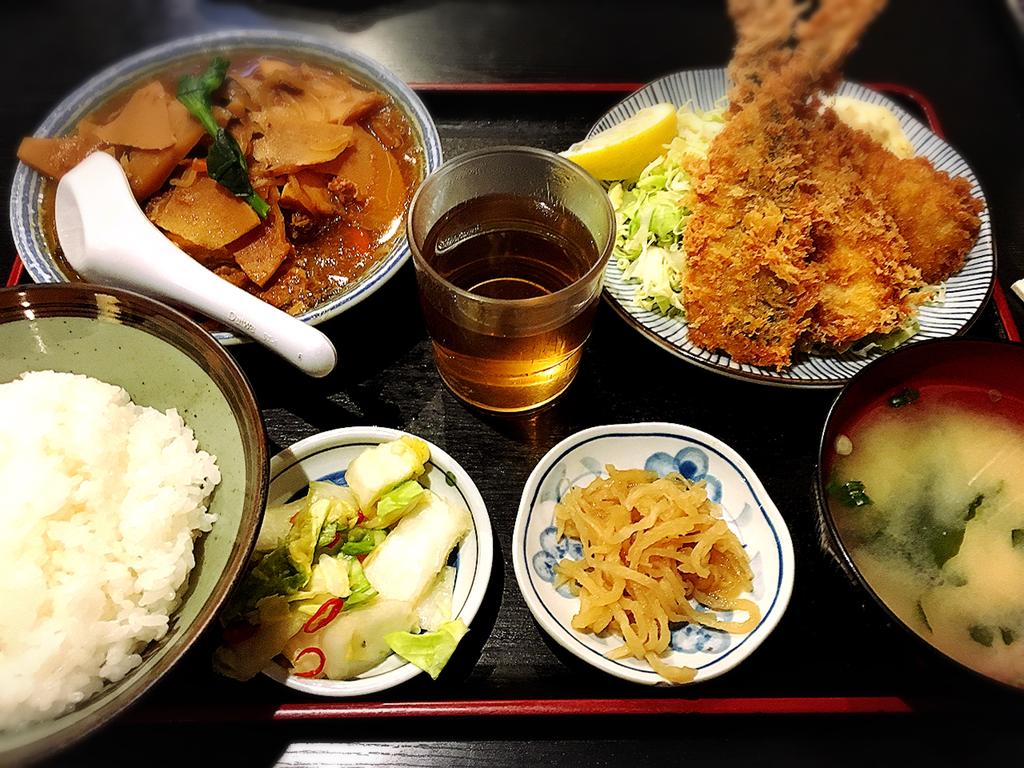 わぶ 新宿 フワフワのアジフライ 甘辛い肉豆腐も素晴らしい 雪 わぶ 新宿 フワフワのアジフライ 甘辛い肉豆腐も素晴らしい 雪
