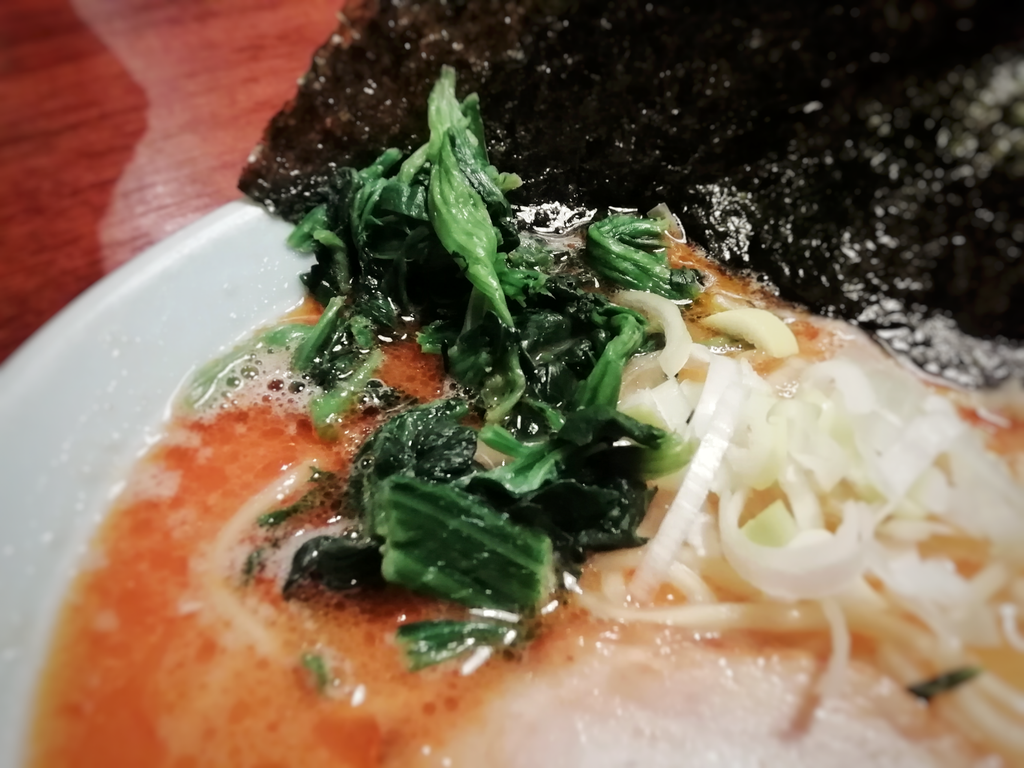 鶴一家 家系の名店で味わう激辛ラーメン 横浜 雪 鶴一家 家系の名店で味わう激辛ラーメン 横浜 雪